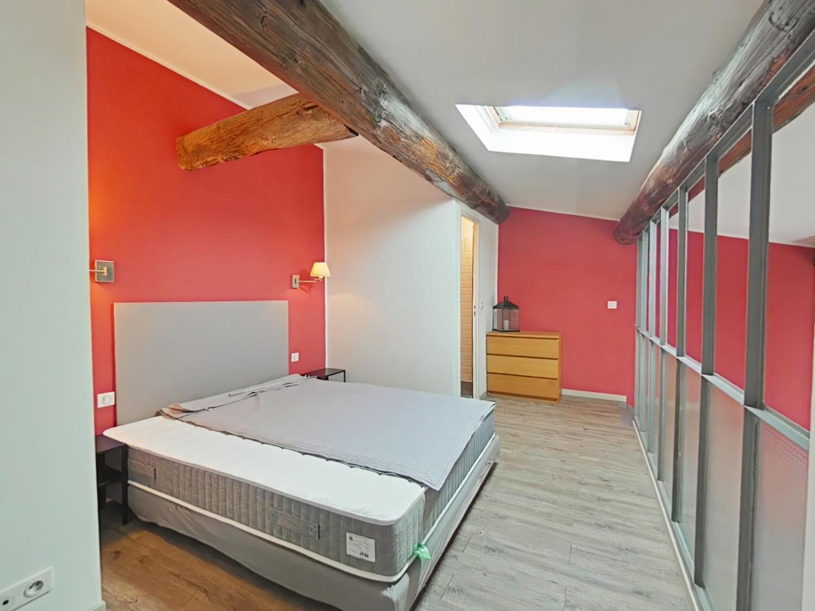 Moliere Apartment *