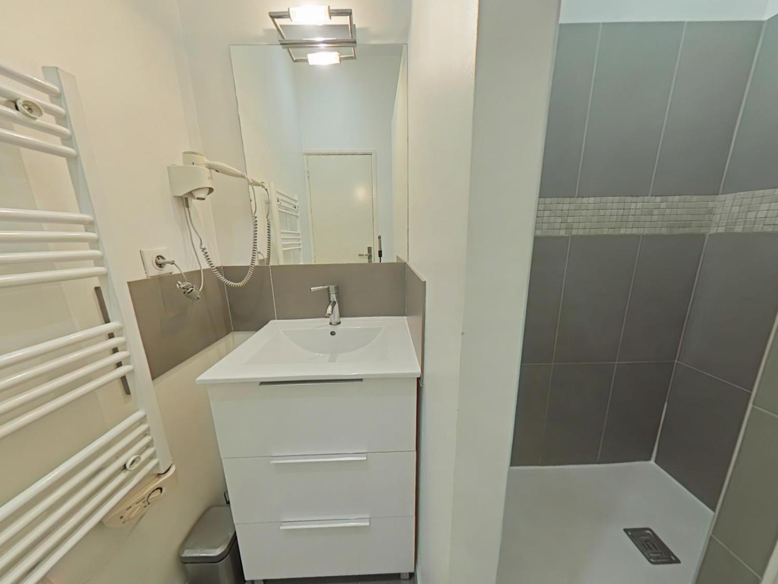 Moliere Apartment *