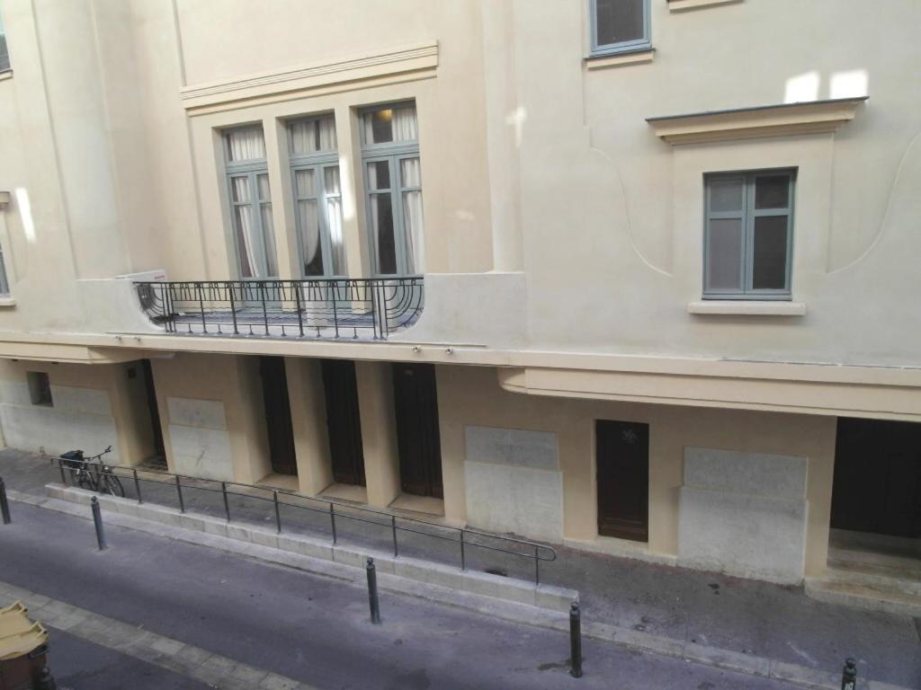 Moliere Apartment *